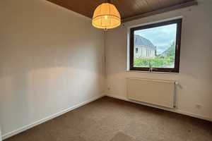 Gepflegte Doppelhaushälfte mit Garten und Garage – Bremen – Vorschaubild 4