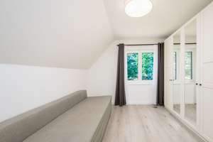 Exklusives Designerhaus am Naturschutzgebiet in Poppenbüttel – energieeffizient und bezugsbereit – Die vollständige Adresse der Immobilie erhältst du vom Anbieter., 22399 Poppenbüttel, Hamburg – Vorschaubild 13