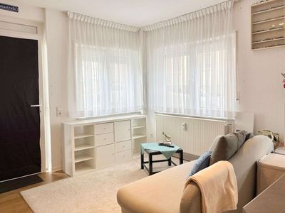 Gepflegtes 1-Zimmer-Apartment mit offenem Wohnkonzept und Einbauküche