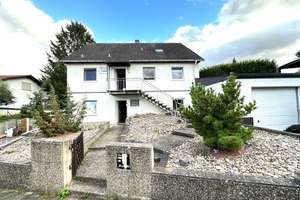 GRÜN, GROßZÜGIG, GEMÜTLICH 🏡 Einfamilienhaus mit Einliegerwohnung und großem Garten in Appenheim! – Die vollständige Adresse der Immobilie erhältst du vom Anbieter., 55437 Appenheim – Vorschaubild 1