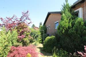 Schönes, großzügiges Grundstück mit Bungalow in ruhiger Feldrandlage von Braunschweig! – Die vollständige Adresse der Immobilie erhältst du vom Anbieter., 38110 Wabe-Schunter-Beberbach, Braunschweig – Vorschaubild 2