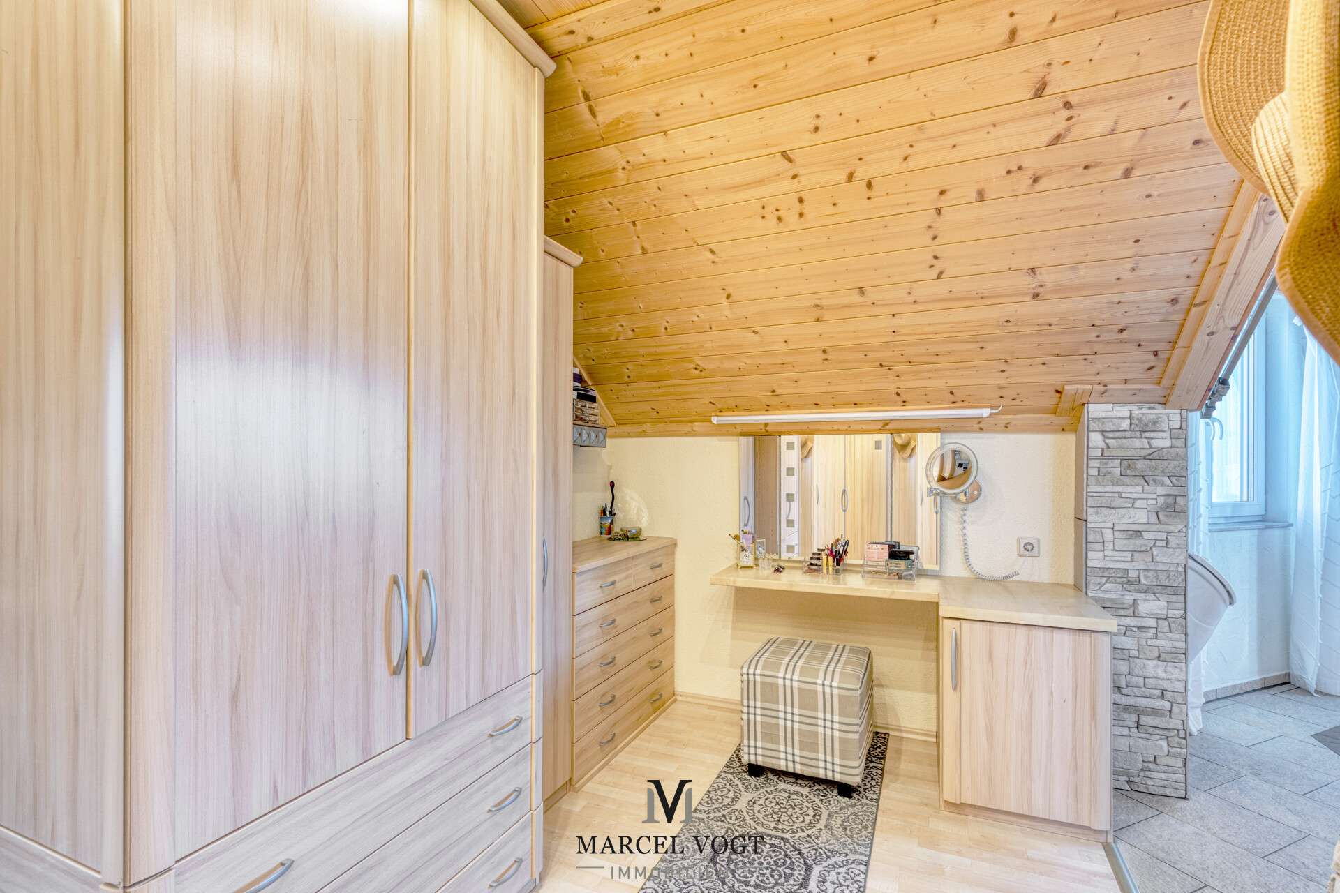 Immobilie in Hülben - Großes Familienhaus mit Premium-Ausstattung und Vermietungsoption - Bild 6