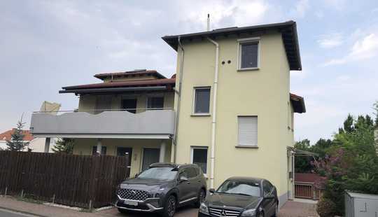 Bild von Zweifamilienhaus mit zwei großzügigen Wohneinheiten, Gartenanteilen und hochwertiger Ausstattung