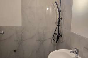 Zuhause mit 3 Zimmern in der Kölner Altstadt, die Wohnung ist nicht renoviert. – Pantaleonsmühlengasse 22-24, 50676 Altstadt/Süd, Köln – Vorschaubild 10