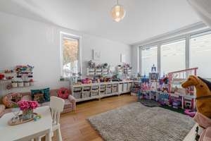 Wohnen wie im eigenen Stadthaus: Garten, Gewölbekeller und separater Eingang – Die vollständige Adresse der Immobilie erhältst du vom Anbieter., 40223 Bilk, Düsseldorf – Vorschaubild 12