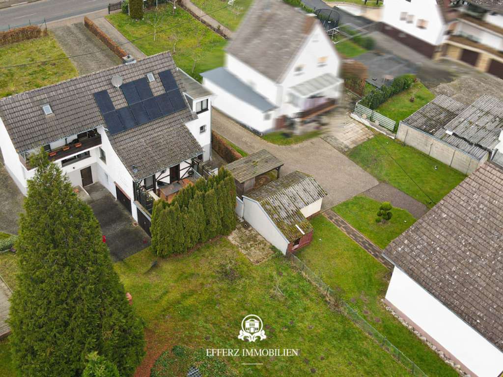 Immobilie in Niederzissen - Platz für Generationen! Wohnhaus mit großem 
Grundstück und zusätzlicher Bebauungsmöglichkeit. - Bild 2