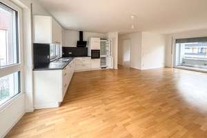 Familienfreundliche 4-Zimmer Wohnung mit Loggia