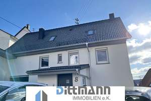 Ihr neues Eigenheim mit viel Potenzial
Einfamilienhaus mit Garage in Schwenningen/Heuberg – Die vollständige Adresse der Immobilie erhältst du vom Anbieter., 72477 Schwenningen – Vorschaubild 1