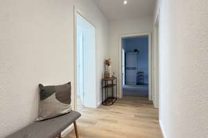 Modernisierte bezugsfreie  wunderschöne 2- Zimmerwohnung mit Terrasse in Remscheid *Provisionsfrei* – Die vollständige Adresse der Immobilie erhältst du vom Anbieter., 42859 Zentralpunkt, Remscheid – Vorschaubild 2