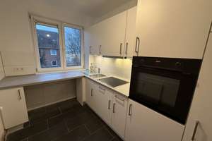 Erstbezug nach Kernsanierung - Neues Bad & neue Küche mit Balkon mit 2 vollen und 2/2 Zimmern