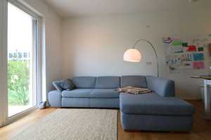 Stadt trifft Park I 2-Zimmer Wohnung mit Terrasse und Garten Süd-West-Ost Ausrichtung mit Weitblick! – Regensburg – Vorschaubild 1