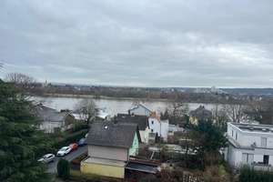 Zentrale 2-Zimmer ETW mit Rheinblick