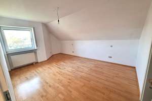 Einziehen ohne Renovierungsaufwand-Lichtdurchflutetes Einfamilienhaus in sehr guter Altdorf-Wohnlage – Die vollständige Adresse der Immobilie erhältst du vom Anbieter., 90518 Altdorf bei Nürnberg – Vorschaubild 16
