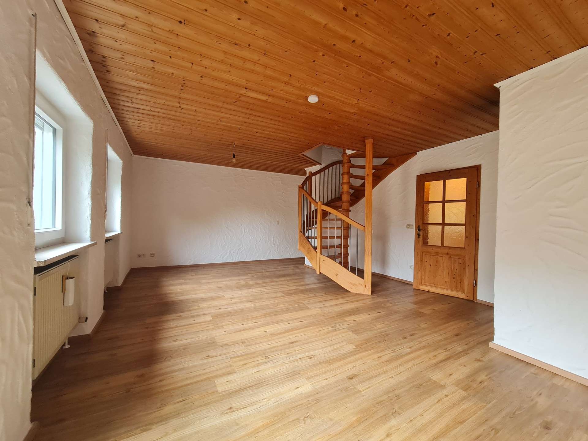 Immobilie in Salzweg - Tolles Wohnhaus mit Traumgarten vor den Toren Passaus. Familienglück oder Kapitalanlage oder beides? - Bild 2