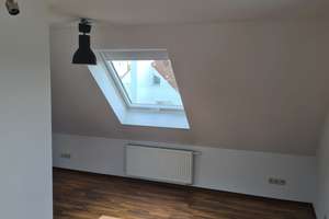 Helle 2-Zimmer Dachgeschosswohnung in Augsburg/Pfersee – Die vollständige Adresse der Immobilie erhältst du vom Anbieter., 86157 Pfersee-Süd, Augsburg – Vorschaubild 3