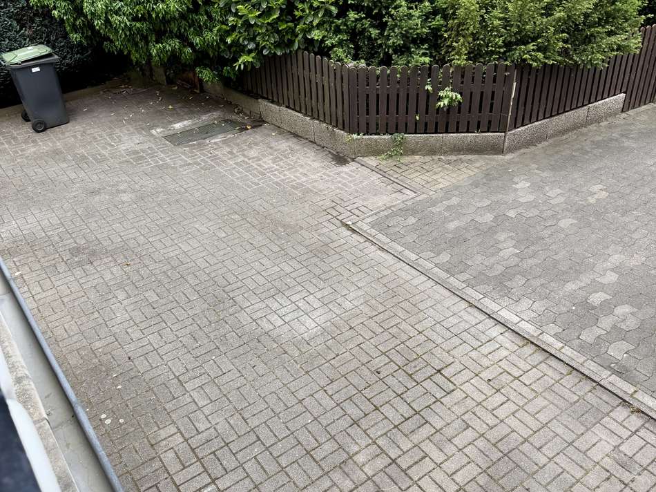 Blick hinunter in den Hof