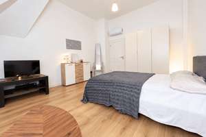 3-4 Zimmer Dachgeschosswohnung mit Balkon und Fahrstuhl – 10587 Charlottenburg, Berlin – Vorschaubild 17