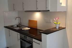 Sanierte 1 Zimmer Wohnung, Loggia, IKEA-möbliert, neues Bad, ruhige Hoflage – Plinganserstr. 17, 81369 Sendlinger Feld, München – Vorschaubild 4