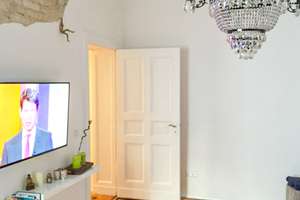 Charmante 2-Zimmer-Altbauwohnung mit EBK in zentraler Lage im Kreuzberger Kiez – Manteuffelstraße 68, 10999 Kreuzberg, Berlin – Vorschaubild 4