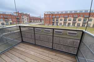 Sehr helle Süd-West-Wohnung zum Innenhof direkt an der Spree! Mit Balkonund Waschmaschinenanschluss! – Carl-Spindler-Strasse 13, 12555 Berlin – Vorschaubild 1