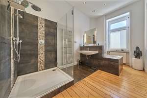 BEL ÉTAGE! 4 Zimmer Wohnung im Stilaltbau mit Balkon, Kamin EBK & Wellnessoase *Stellplatz* – Die vollständige Adresse der Immobilie erhältst du vom Anbieter., 65185 Mitte, Wiesbaden – Vorschaubild 14