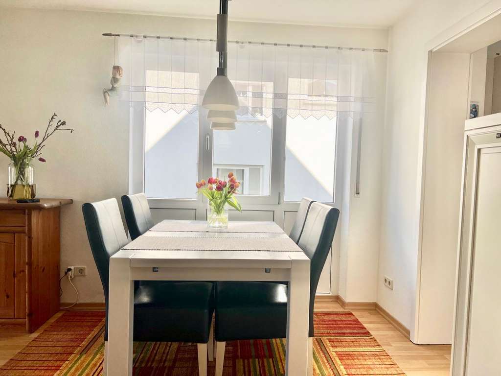 Vermietete 2-Zimmer-Wohnung mit Balkon und Tiefgaragenstellplatz