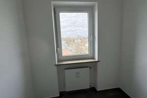 Helle 2-Zimmer Wohnung mit TG-Stellplatz und 2 Balkonen – Sachranger Straße 2, 81549 Obergiesing, München – Vorschaubild 4