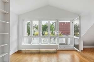 Stilvolle Wohnung im dritten Obergeschoss mit EBK, Balkon, Tiefgarage und Aufzug in Unterföhring – 85774 Unterföhring – Vorschaubild 1