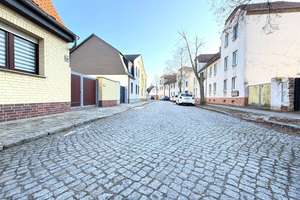 Gedämmte Doppelhaushälfte, mit Heizungsanlage von 2021, Doppelgarage und Gartengrundstück in Greppin – Karl-Liebknecht-Straße 30, 6803 Bitterfeld-Wolfen – Vorschaubild 8