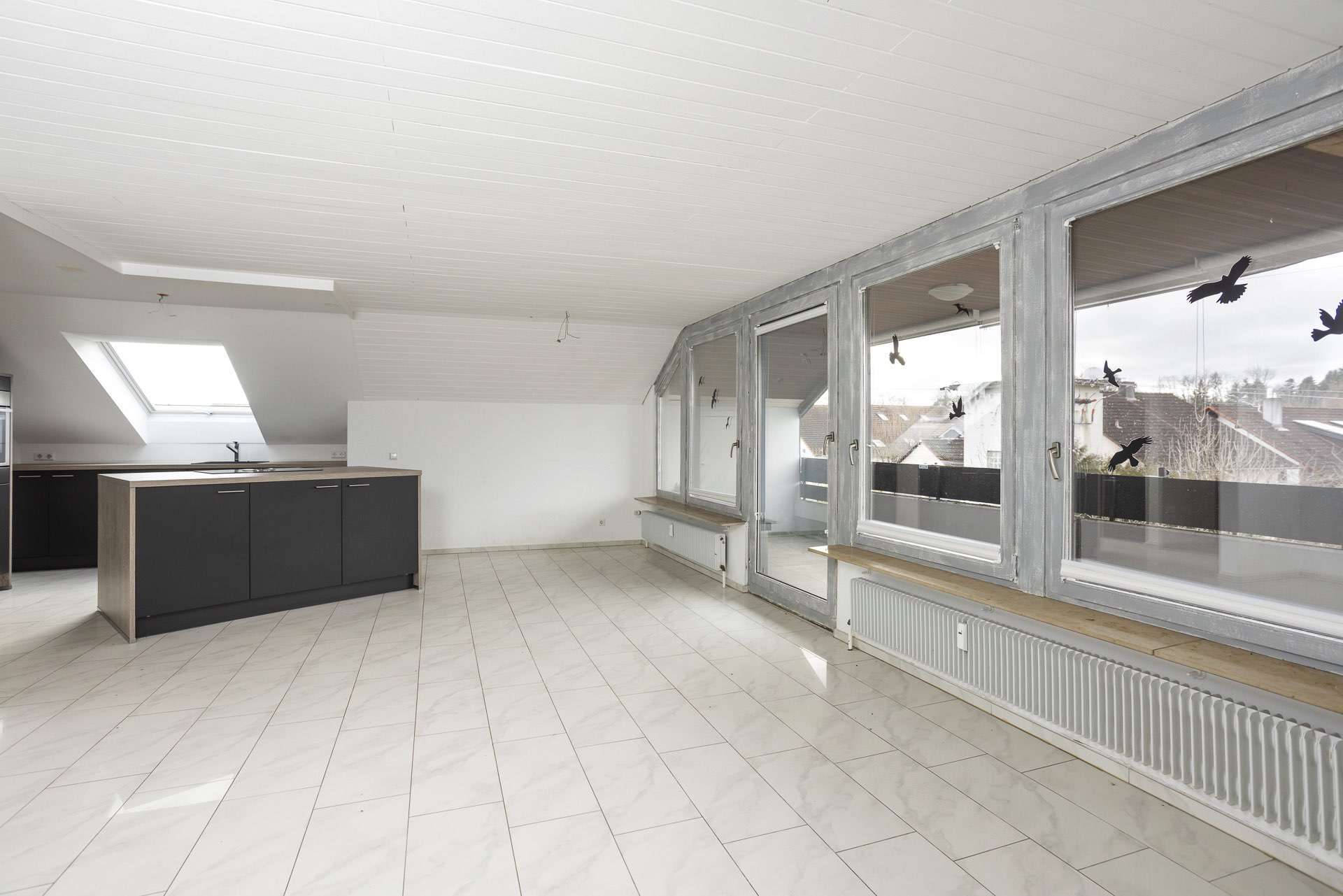 Immobilie in Grenzach-Wyhlen - Idyllisches WEITBLICKHEIM in Rührberg - moderne 3 Zi.-Whg, Panoramabalkon, Kochinsel & 2 Stellplätze - Bild 1