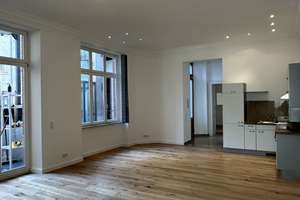 Frisch renovierte 5-Zimmerwohnung mit Küche und Balkonen – Adelheidstr. 54, 65185 Mitte, Wiesbaden – Vorschaubild 4