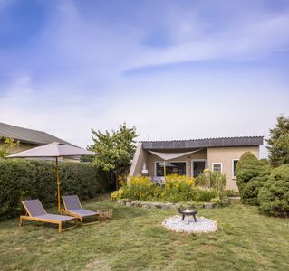 Ihr Rückzugsort im Grünen – Ferienbungalow mit Pool & Terrasse