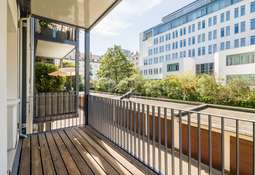 mit Balkon II