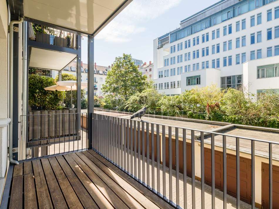 mit Balkon II