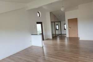 Im Grünen gelegene großzügige  Terrassenwohnung mit weitem Ausblick in einem 2-Fam. Architektenhaus – Die vollständige Adresse der Immobilie erhältst du vom Anbieter., 64291 Arheilgen, Darmstadt – Vorschaubild 3