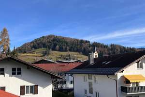 Einmalige Gelegenheit
Charmantes Reihenendhaus mit DG. Studio Hochgratblick Bestlage von Oberstaufe – Die vollständige Adresse der Immobilie erhältst du vom Anbieter., 87534 Oberstaufen – Vorschaubild 39