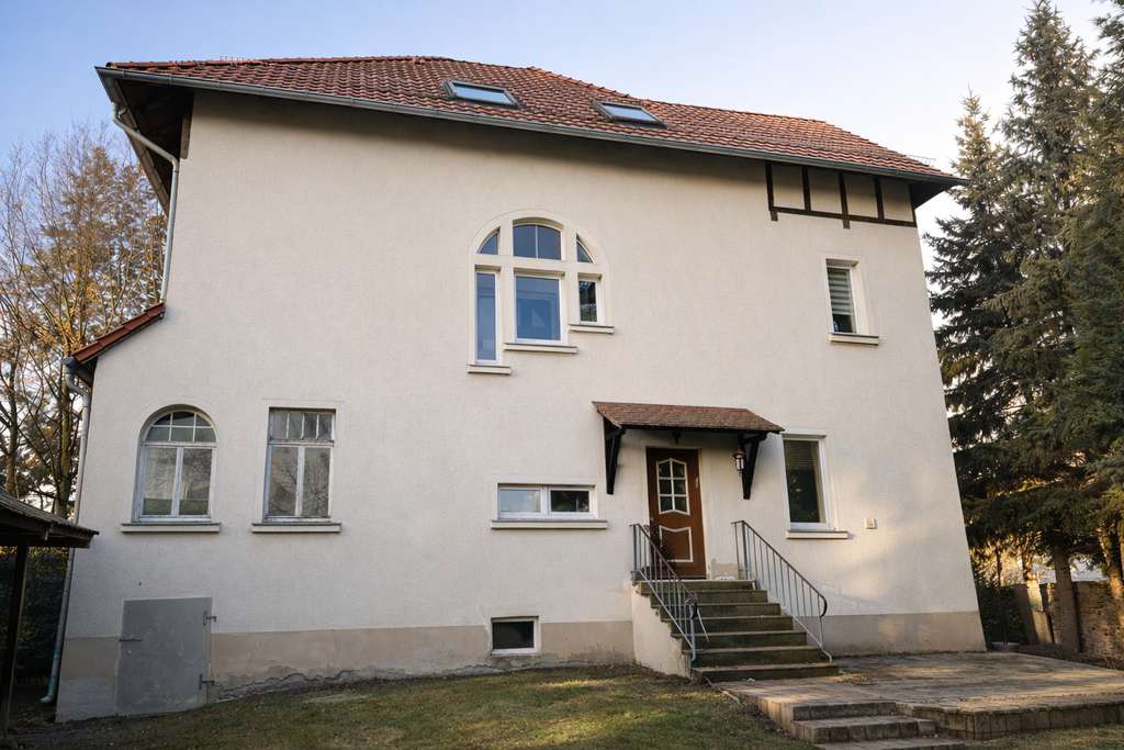 Immobilie in Neukieritzsch - Ein Haus für Generationen – großzügig, hell und vielseitig in Lobstädt! - Bild 1