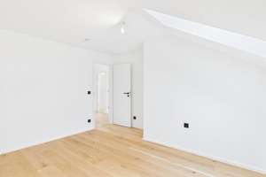 Stilvolle Maisonettewohnung mit 4,5 Zimmern und hochwertiger Sanierung in begehrter Lage – Die vollständige Adresse der Immobilie erhältst du vom Anbieter., 80807 Milbertshofen, München – Vorschaubild 16