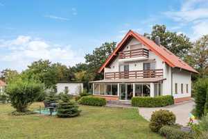 Exklusives Einfamilienhaus mit großem Grundstück in Ludwigsfelde bei Berlin – Teltow-Fläming (Kreis) – Vorschaubild 1