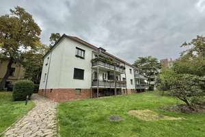 **ATTRAKTIVES MEHRFAMILIENHAUS IN BESTER LAGE - solide Kapitalanlage mit Wertsteigerungspotenzial** – Kirschbergstraße 43a+b, 4159 Möckern, Leipzig – Vorschaubild 1