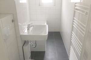 Modernisierte EG-Wohnung mit Tageslichtbad und tollem Balkon! – Bochumer Landstraße 246, 45276 Freisenbruch, Essen – Vorschaubild 3