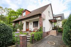 In Waldrandlage und doch mitten in Wolfsburg! Einfamilienhaus mit idyllischem Garten. – Wolfsburg – Vorschaubild 1