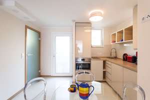 Modern, barrierefrei & möbliert – 2-Zimmer-Wohnung in Messenähe – Die vollständige Adresse der Immobilie erhältst du vom Anbieter., 30519 Mittelfeld, Hannover – Vorschaubild 2