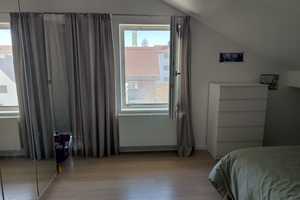 Lichtdurchflutete 2-Zimmer-EBK- Dachgeschosswohnung mit Süd-Balkon & Top-Anbindung – Rothenfelser Straße 4, 81249 München – Vorschaubild 10