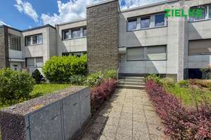 Charmantes 3-Parteienhaus mit Garten und 2 Garagen. Beste Lage für Investoren – Die vollständige Adresse der Immobilie erhältst du vom Anbieter., 40699 Erkrath – Vorschaubild 1