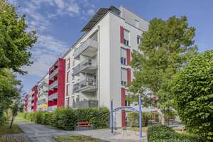 Ab sofort bezugsfreie 2-Zi-ETW mit Lift, Westbalkon, EBK, Fbhz. und optional TG-Einzelstellplatz