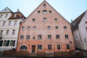 Charmantes, denkmalgeschütztes Wohn- und Geschäftshaus mit unverbaubarem Blick auf die Donau! – Die vollständige Adresse der Immobilie erhältst du vom Anbieter., 93047 Innenstadt, Regensburg – Vorschaubild 3