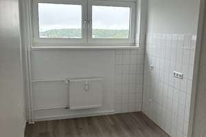 Schöne Wohnung mit einer Loggia // 9.OG Wohnung 5 – Theodor-Heuss-Str. 28, 38444 Detmerode, Wolfsburg – Vorschaubild 4