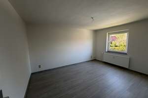 Charmante 3-Zimmer-Wohnung mit frischem Look – Ihr neues Zuhause in Salzgitter-Thiede – Pappeldamm 22, 38239 Thiede, Salzgitter – Vorschaubild 2