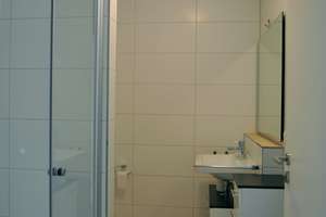 Exklusive Neubauwohnung in kleiner Wohnanlage in zentraler ruhiger Lage der Burghauser Neustadt – Die vollständige Adresse der Immobilie erhältst du vom Anbieter., 84489 Burghausen – Vorschaubild 4